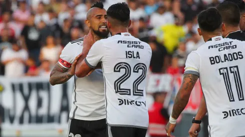 Dos rebelados en la interna de Colo Colo, ante una medida que se usa en todos los equipos.