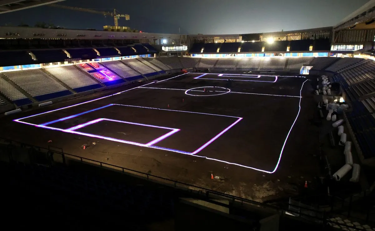UC prendió la luz: estadio Claro Arena es energizado y así se ve de noche