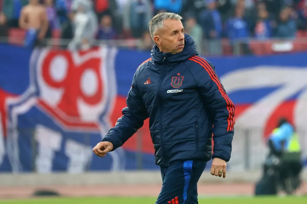 Gustavo Álvarez tiene dos puestos claves para refuerzos en U de Chile. Foto: Jonnathan Oyarzun/Photosport