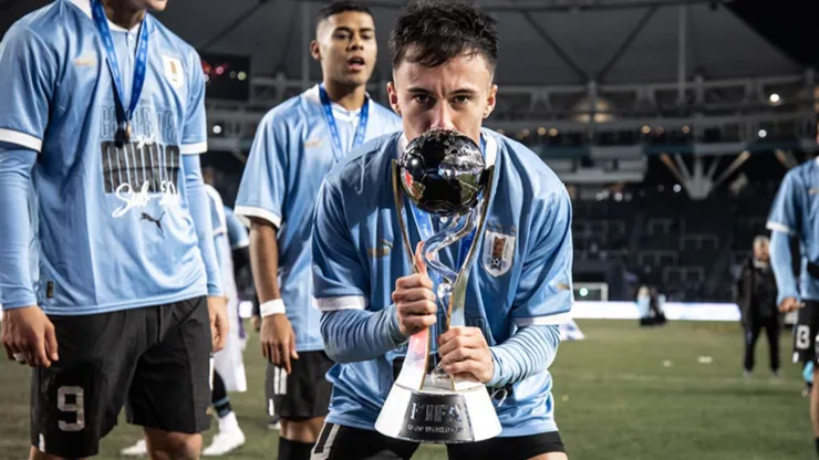 Este volante ofensivo ganó el Mundial Sub 20 con la selección de Uruguay en 2023.