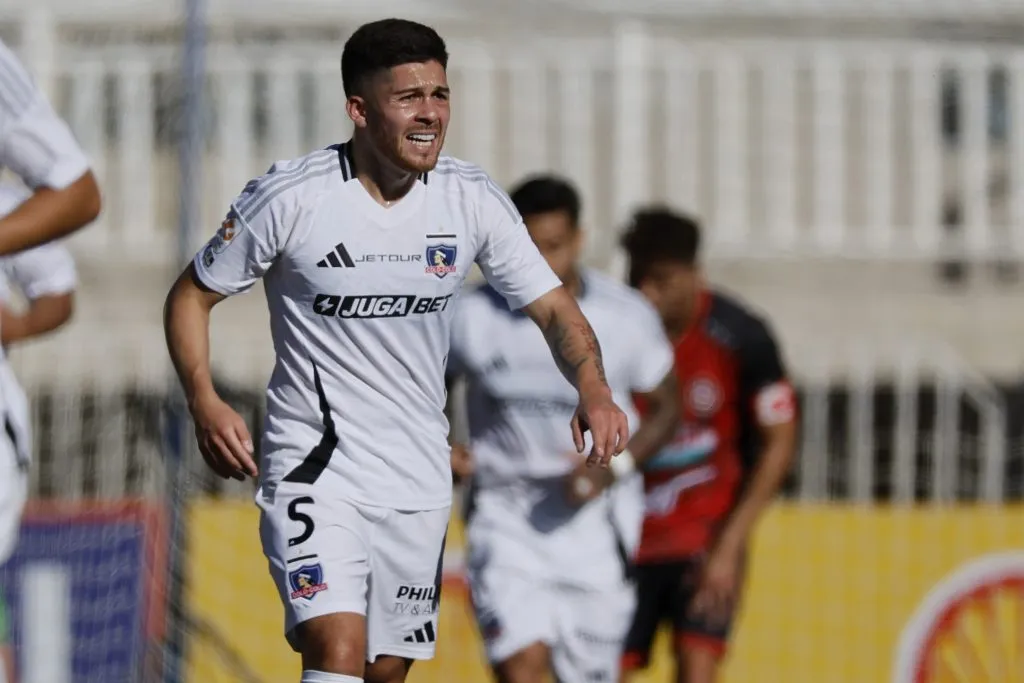 Víctor Felipe Méndez está enfrentando una durísima acusación en Colo Colo. | Foto: Photosport.