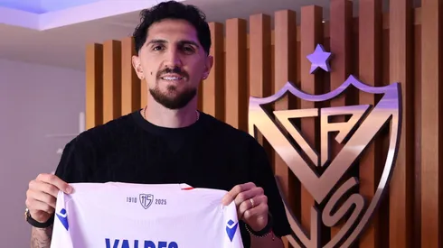 Diego Valdés firmó con Vélez hasta diciembre del 2027.
