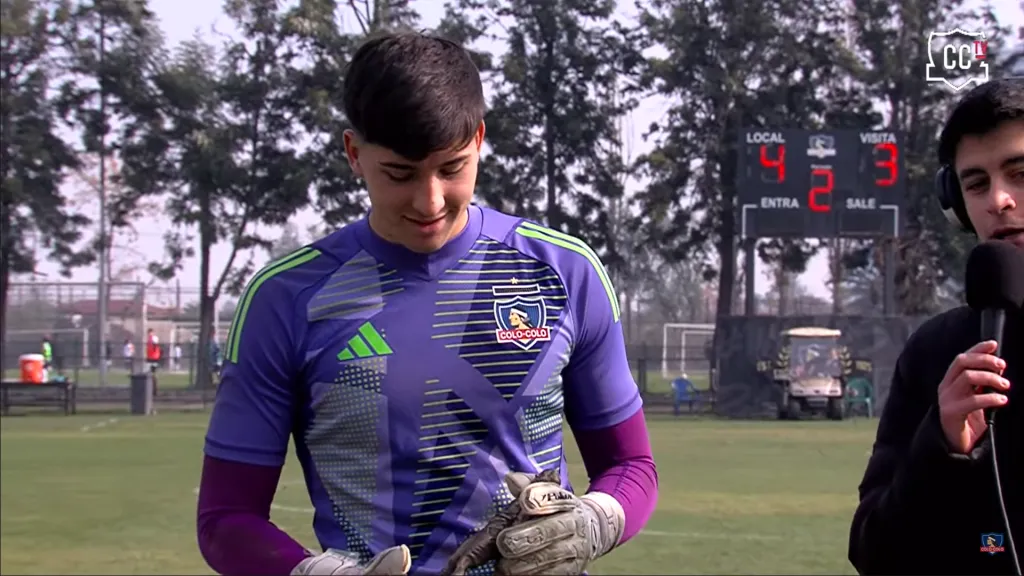 Gabriel Maureira fue uno de los jugadores albos destacados ante U de Chile. (Captura YouTube).