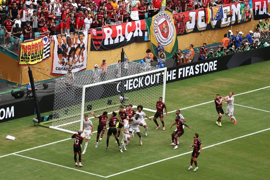 Erick Pulgar hizo un autogol a los 6′ | Getty Images