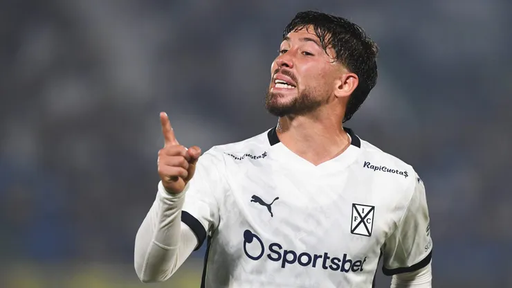 Felipe Loyola se pone la capa para salvar a Independiente en la Copa Argentina.