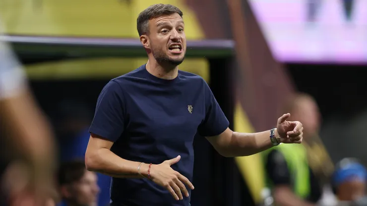 Martín Anselmi fue destituido como director técnico del Porto tras ser eliminado en la fase grupal del Mundial de Clubes.