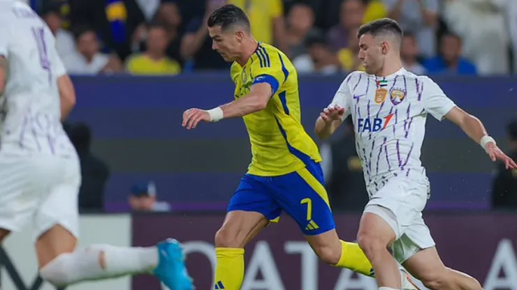 Felipe Salomoni marca a Cristiano Ronaldo en la liga saudí.