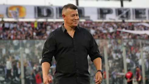 Jorge Almirón sonríe en Colo Colo con una buena noticia de cara al clásico con Universidad Católica.