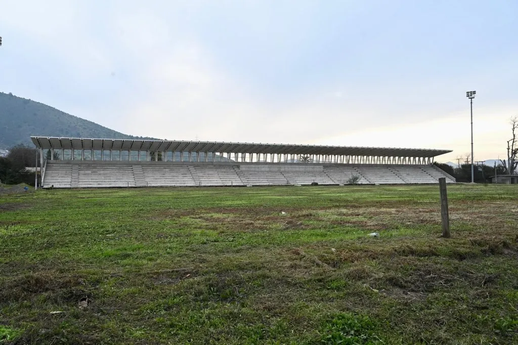 El estado actual del Roberto Bravo Santibáñez, sin uso desde 2018. (Foto: GORE Metropolitano)