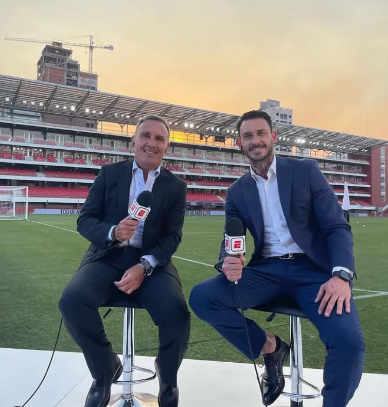 Mauricio Pinilla y Marcelo Espina en el comentario. (Instagram Pinigol).