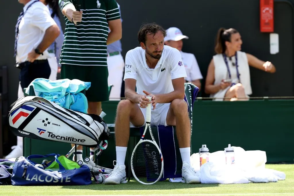 Daniil Medvedev en su primer ronda de Wimbledon 2025 (Getty Images).