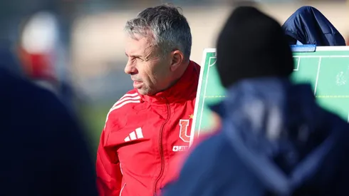 Gustavo Álvarez tiene que tomar una decisión con la delantera de la U.