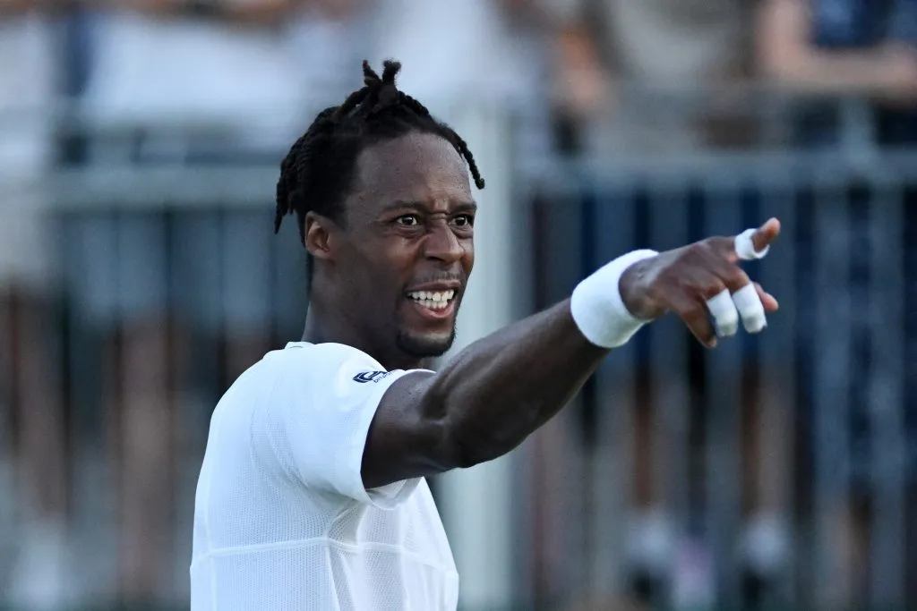 Monfils celebra su triunfo en la primera ronda de Wimbledon