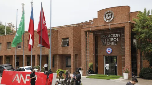 La FIFA y Conmebol mandaron la carta hasta la ANFP.