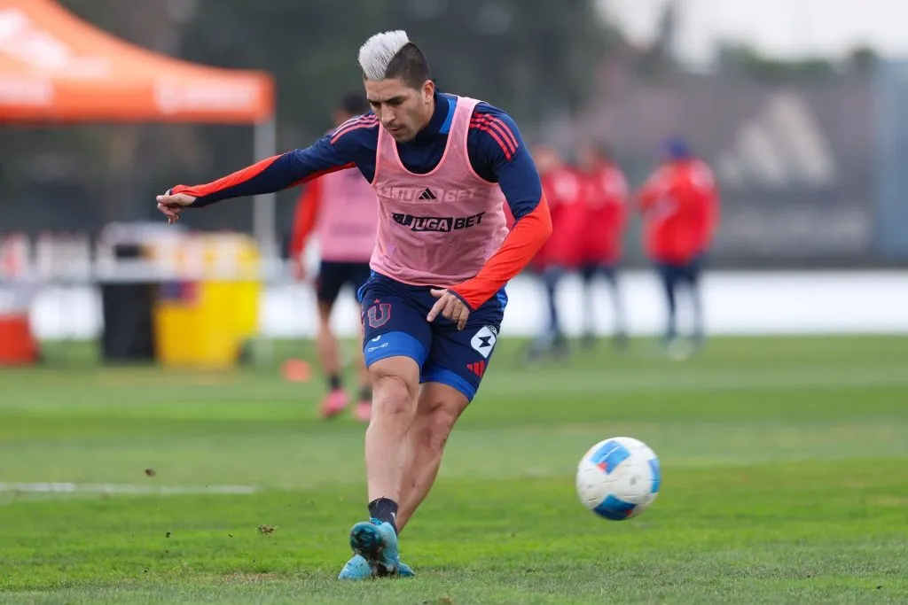 Leandro Fernández entrenó con pelota en el CDA. Foto: U de Chile.