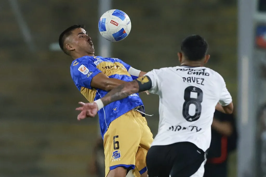 Álvaro Madrid tiene la última opción de dejar algo económico en Everton. Foto:  Felipe Zanca/Photosport