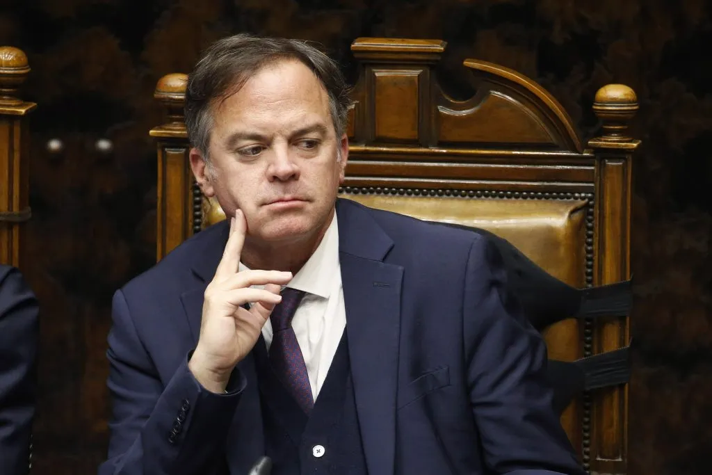 El senador Matías Walker endurece las críticas en contra de Pablo Milad. Foto: Sebastián Cisternas/Aton Chile