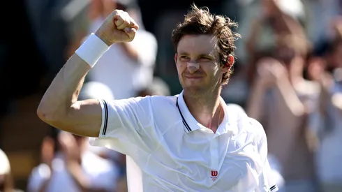 Nicolás Jarry celebra en Wimbledon.
