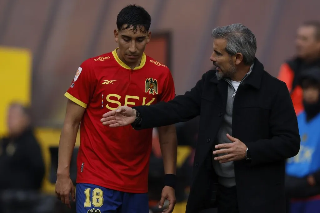 Miguel Ramírez vive un complicado momento con Unión Española.