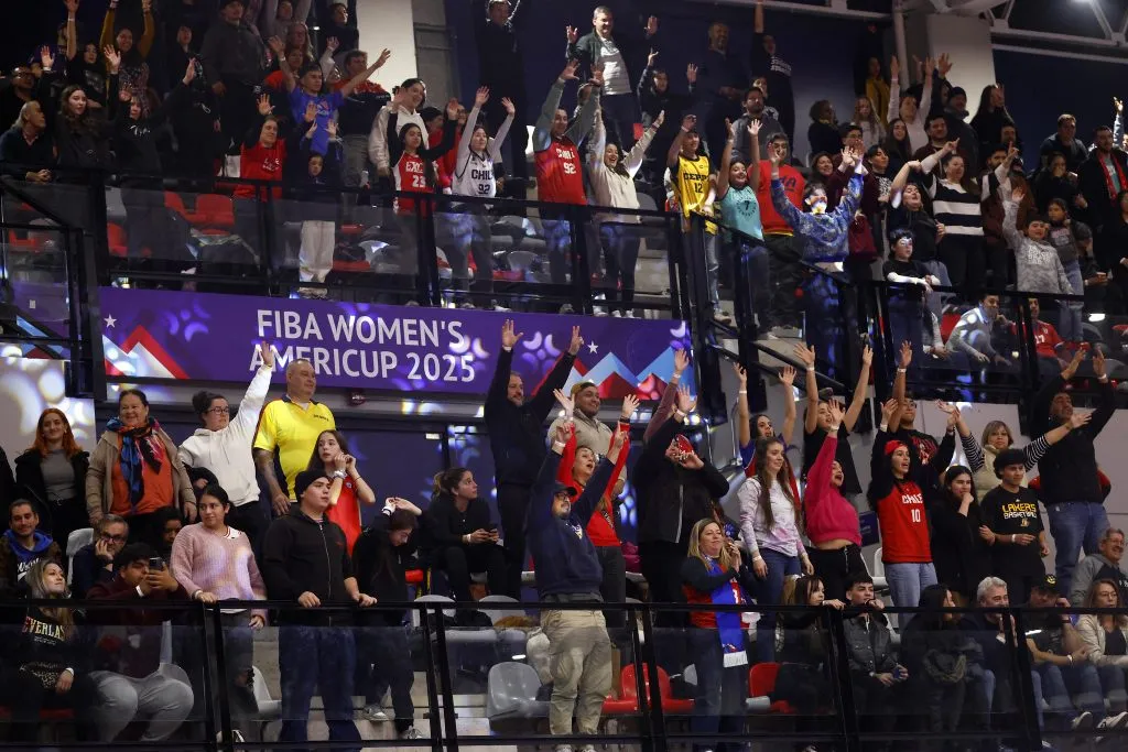 La gente ha colmado el Estadio Nacional para ver la Americup