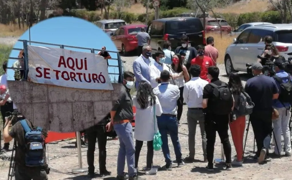 Protesta afuera del lugar donde sería instalado el nuevo Juan Pinto Durán: fue un centro de tortura.