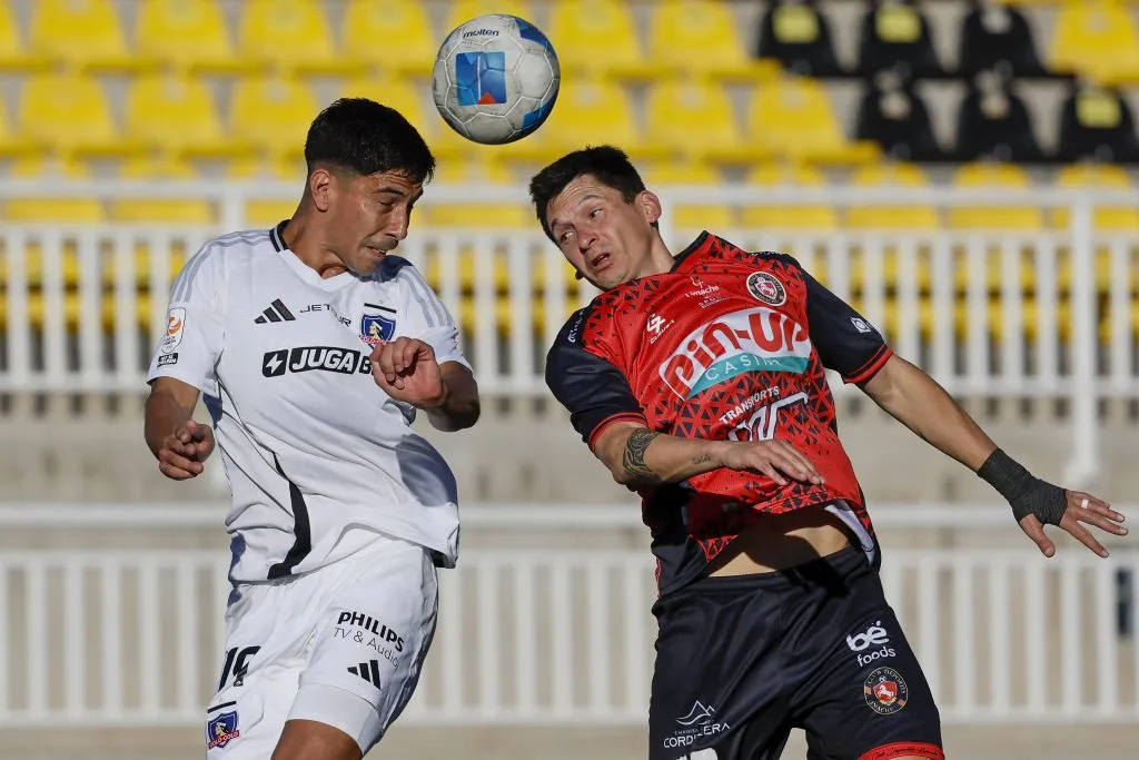 Salomón Rodríguez ante Deportes Limache. (Andres Pina/Aton Chile).