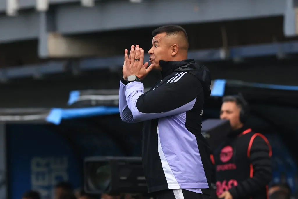 Jorge Almirón volvió de España tras 7 días de descanso que le dio al plantel. (Felipe Zanca/Photosport).