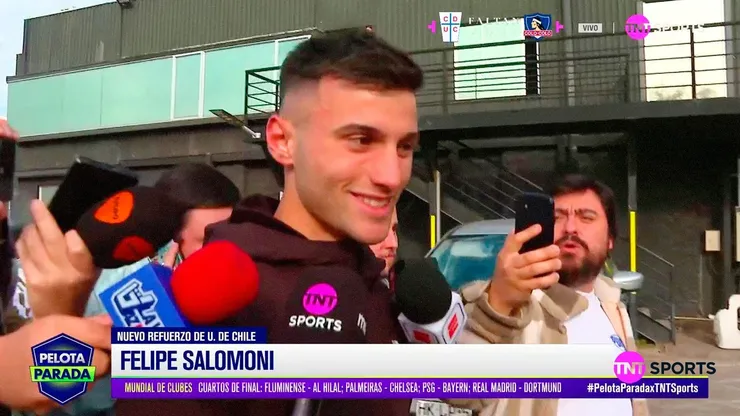 Felipe Salomoni saliendo de la clínica privada donde se realizó exámenes.