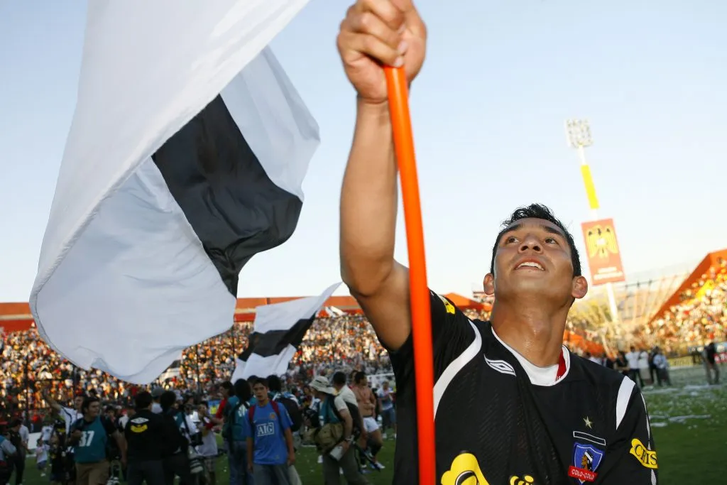 La celebración de Sebastián Toro ante la UC en el Clausura 2009. (ANDRES PINA/PHOTOSPORT).