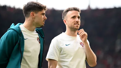 Este delantero del Chelsea jugó en la selección portuguesa y en un club de la Premier League con Diogo Jota.