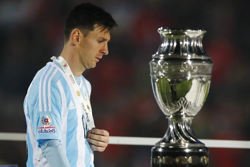 Messi se quedaba con las manos vacías. Con el tiempo tuvo su revancha en Argentina