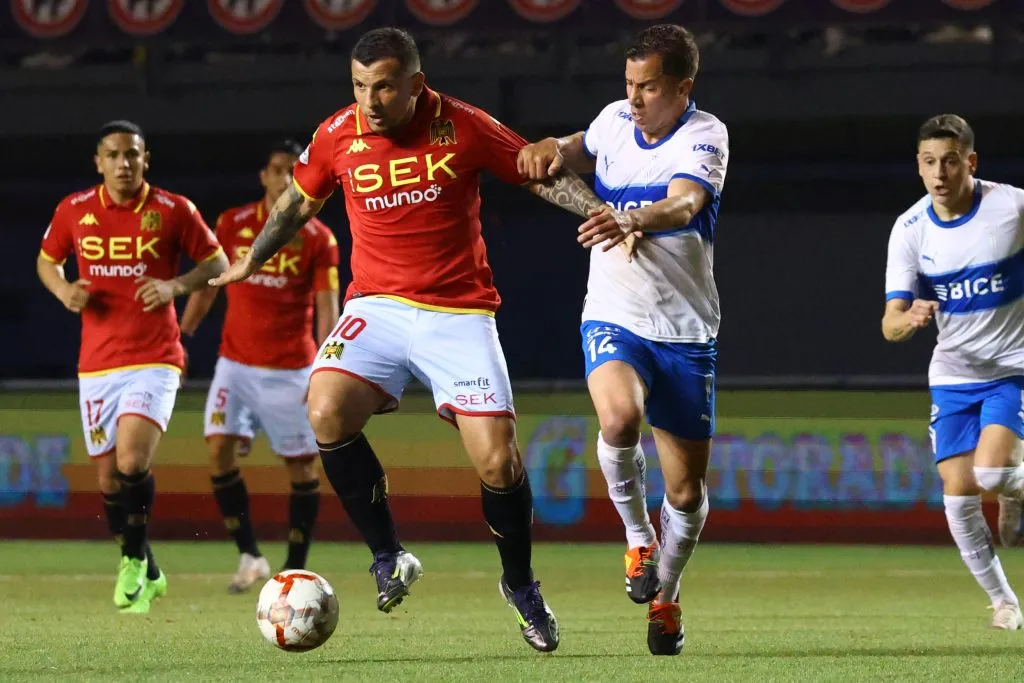 Pese a lo poco popular, en Unión Española decidieron no traer de regreso a Emiliano Vecchio. | Foto: Photosport.