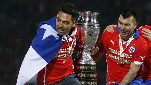 Jarita y homenaje a los detenidos por la dictadura en el Estadio Nacional, a 10 años de la Copa América 2015.