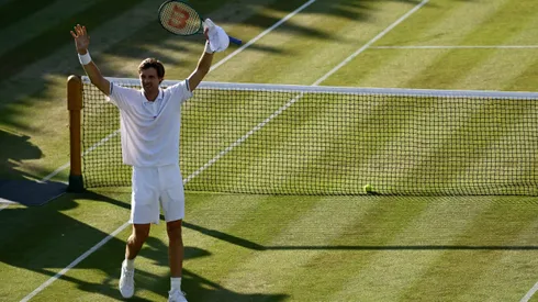 Nicolás Jarry va por los cuartos de final de Wimbledon.