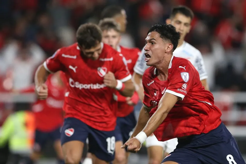Pablo Galdames llegó a ver a la U contra la Unión. (Photo by Daniel Jayo/Getty Images)