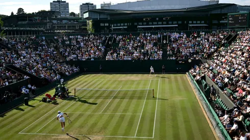 Nicolás Jarry va por el paso a los cuartos de final de Wimbledon.