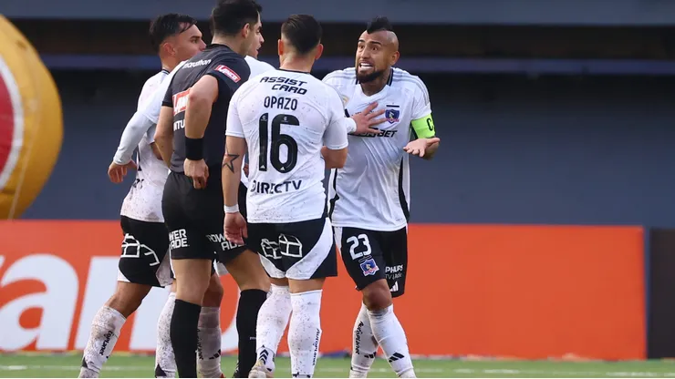 La polémica ausencia de Arturo Vidal en el partido de Colo Colo vs. Católica.