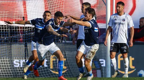 La UC derrotó sin mayores problemas a un pobre Colo Colo.