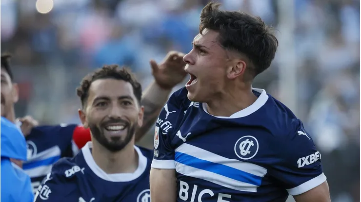 Diego Corral celebró así su golazo ante Colo Colo.