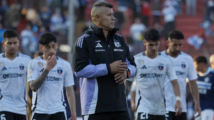Jorge Almirón se llena de críticas.