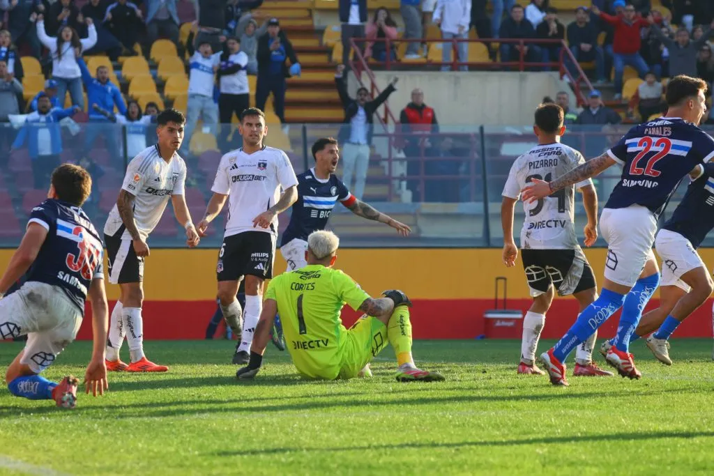 Colo Colo sigue sin levantar el rumbo y ahora sufrió una derrota ante Universidad Católica que enciende la alarma para Patricio Yáñez. Foto: Photosport.