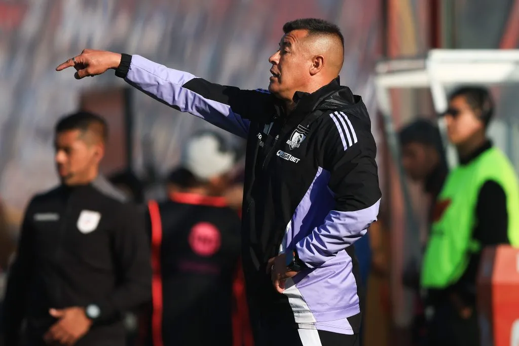 Acusan a Almirón de un feo gesto. Foto: Felipe Zanca/Photosport