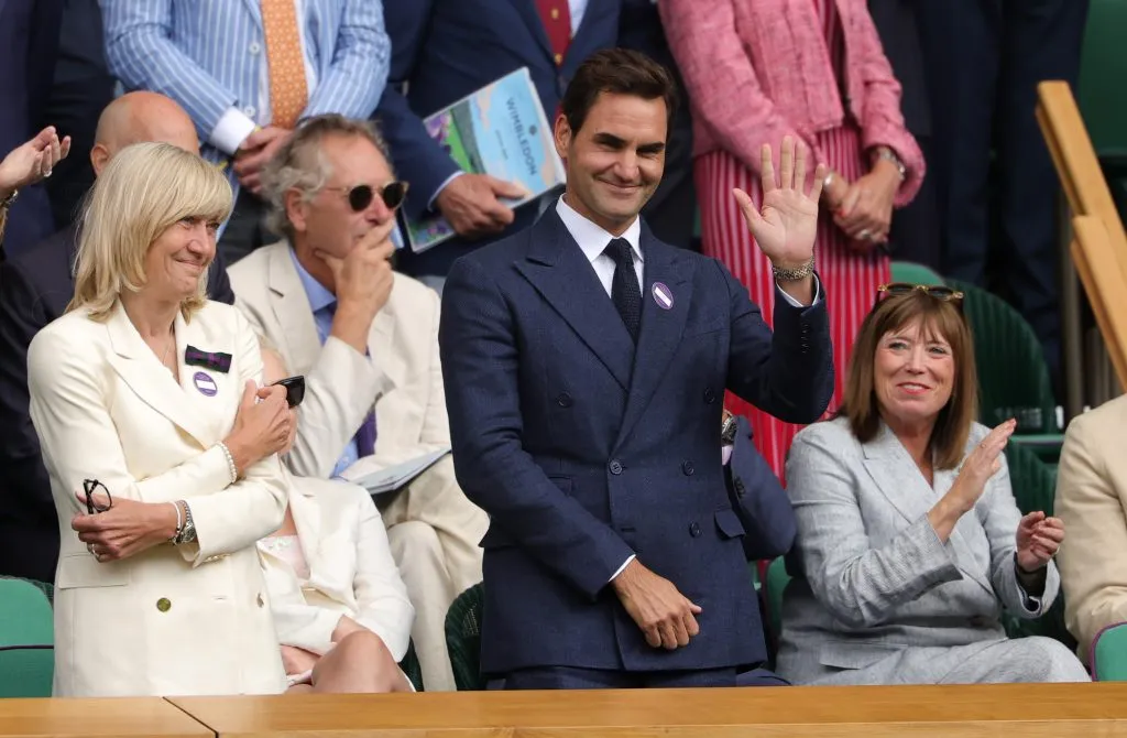 Roger Federer fue a ver a Novak Djokovic. (Photo by Julian Finney/Getty Images)