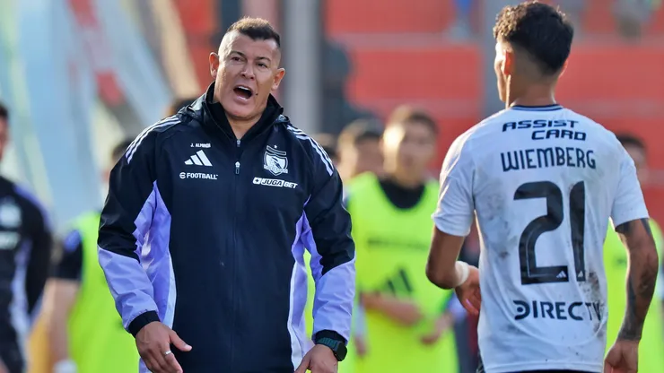 Jorge Almirón toma decisión con plantel de Colo Colo para Superclásico.
