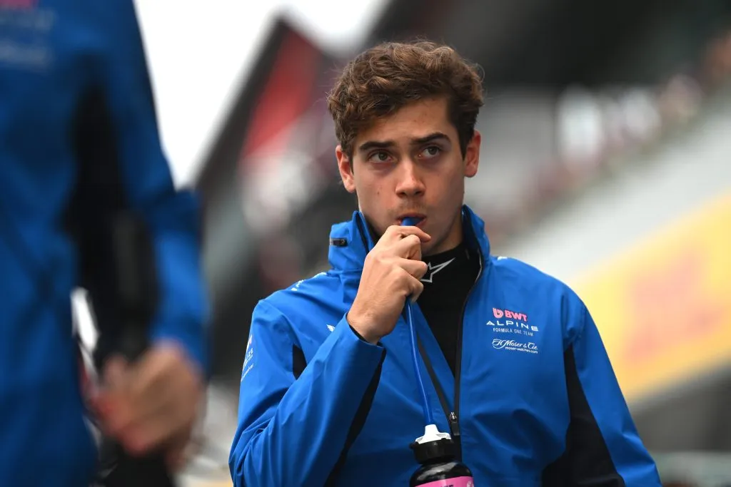 Franco Colapinto sufrió con el problema mecánico de su Alpine, que no pudo iniciar la carrera. (Rudy Carezzevoli/Getty Images).