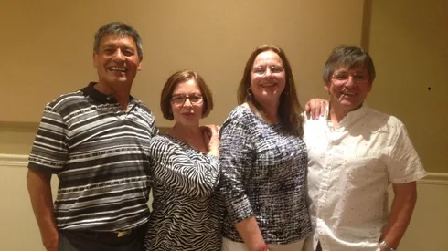 Manuel Rojas (a la derecha) vive tranquilamente en Chicago, Estados Unidos