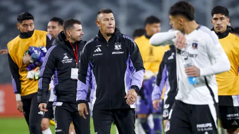 Jorge Almirón suma cuestionamientos.