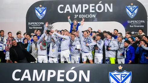 Vélez Sarsfield ganó la Supercopa Internacional Argentina.