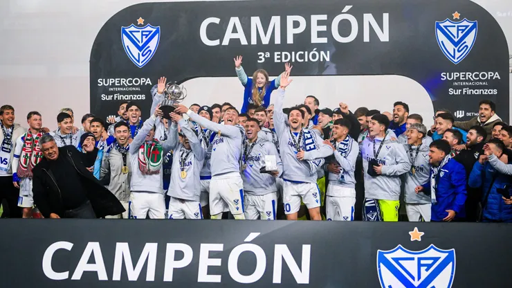 Vélez Sarsfield ganó la Supercopa Internacional Argentina.