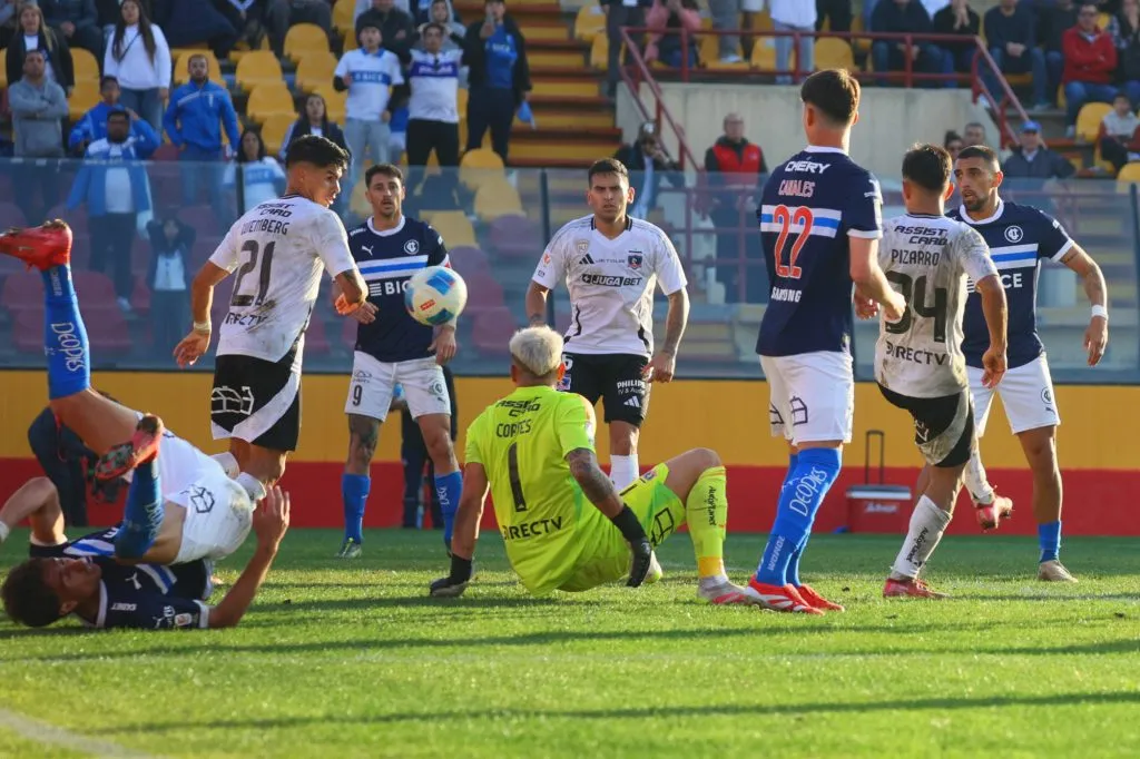 Colo Colo perdió con la UC y ahora enfrentará a la U en medio de la crisis: en ByN no están pagando ni horas extras.